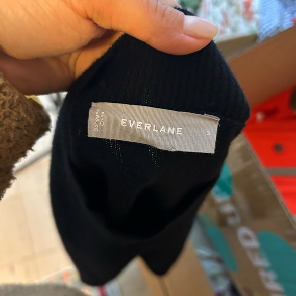Everlane Black Cashmere Mockneck Sweater - Picture 3 of 6